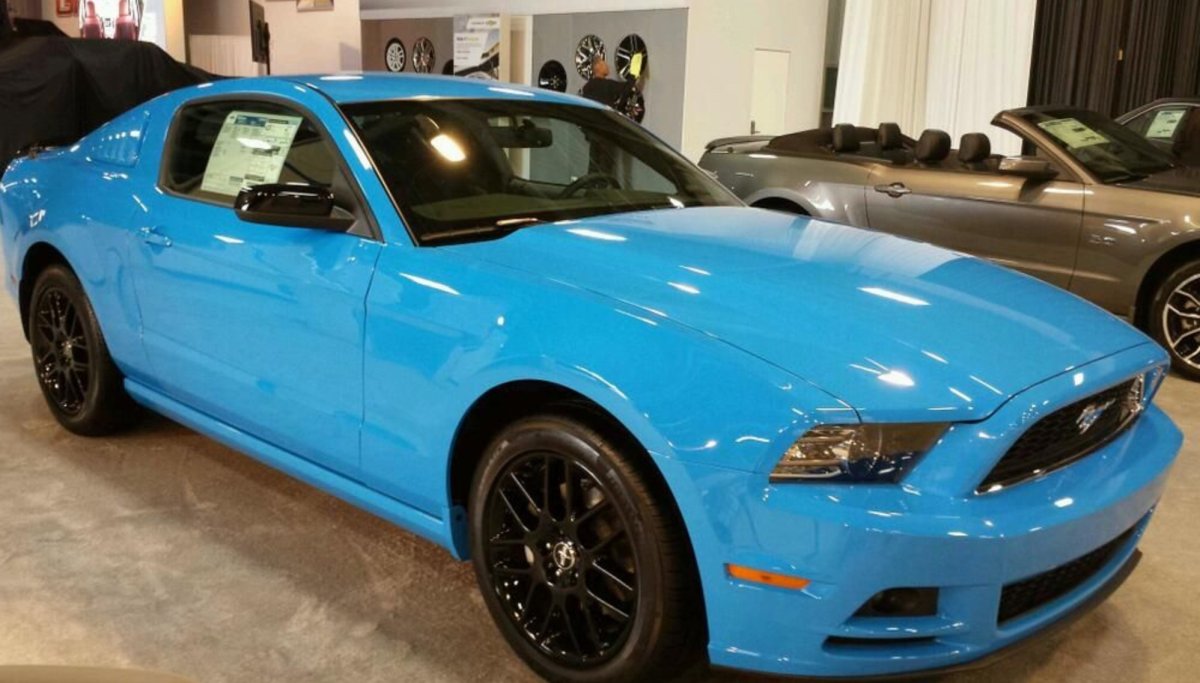 Ford Mustang Blue Color 2013