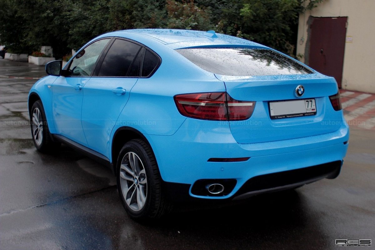 BMW x6 2021 голубой