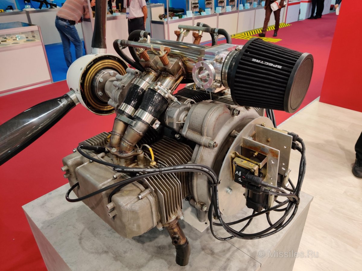 Авиационный поршневой двигатель АПД-500