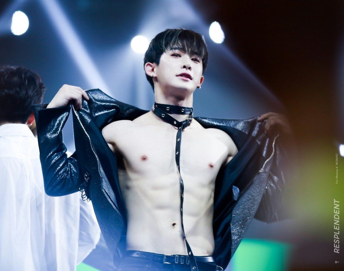 Вонхо из MONSTA X