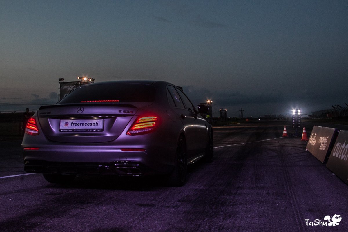 Мерседес e63 AMG w222 золотой