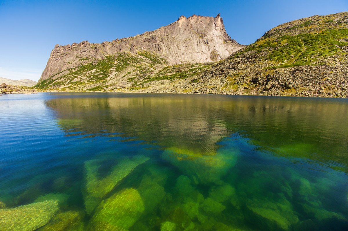 Изумрудное озеро в Крыму