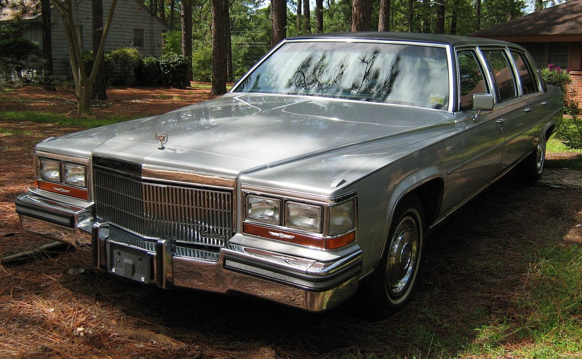 Cadillac Brougham 2020