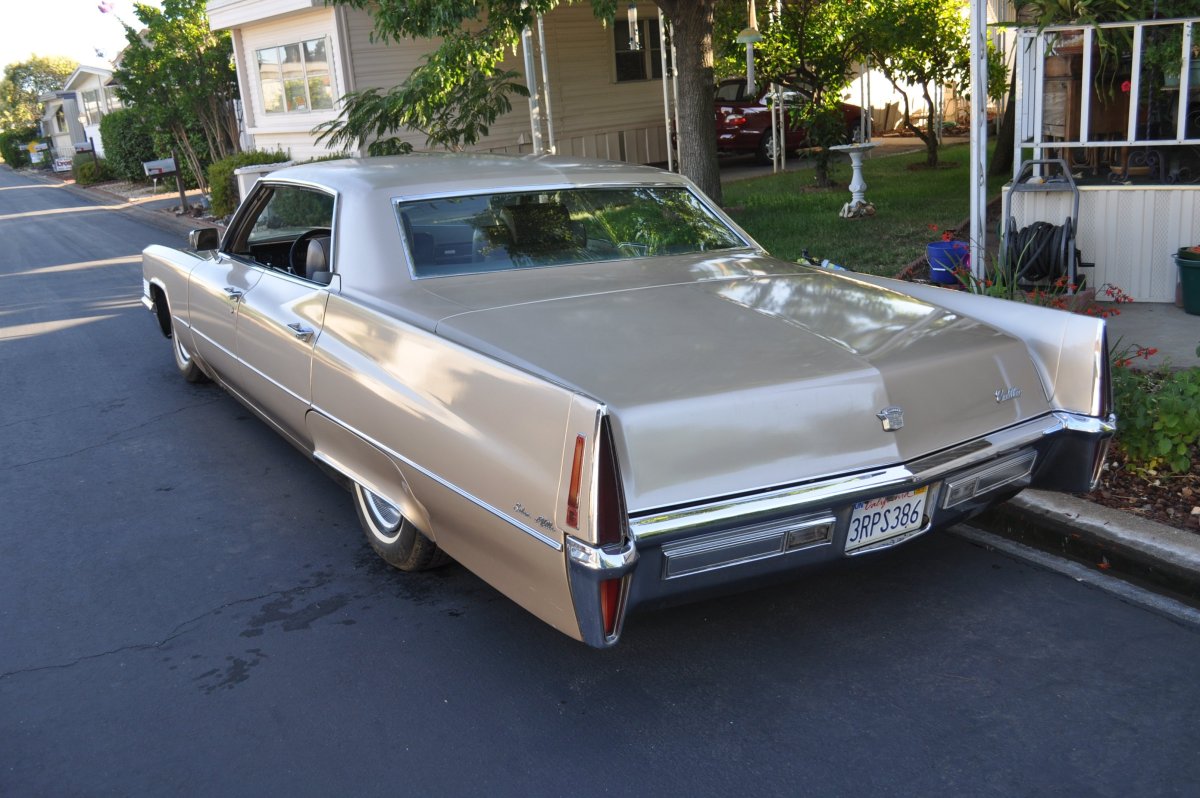 Cadillac Deville vi открытый багажник
