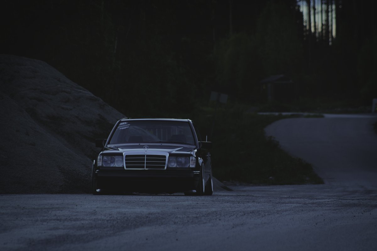 Mercedes Benz w124 ночью