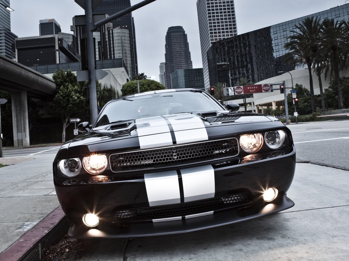 Dodge Challenger srt8 392 2013