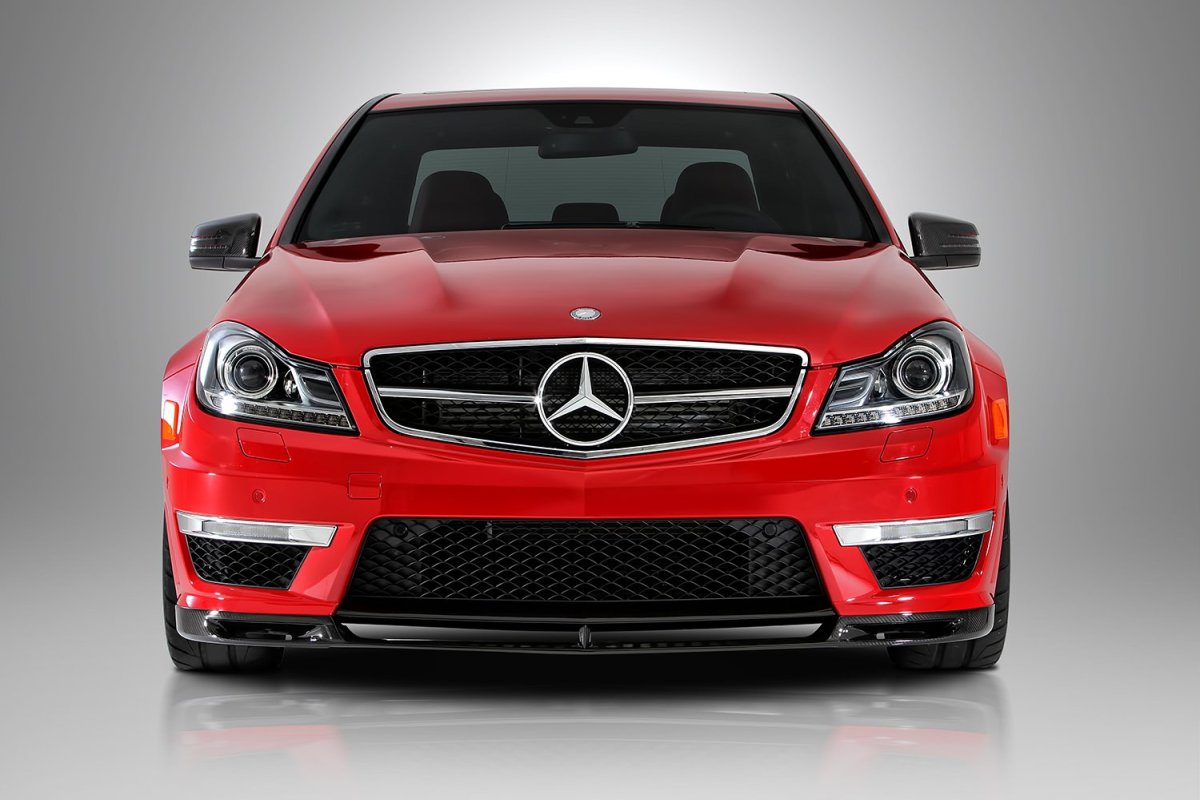 Mercedes c63 AMG спереди