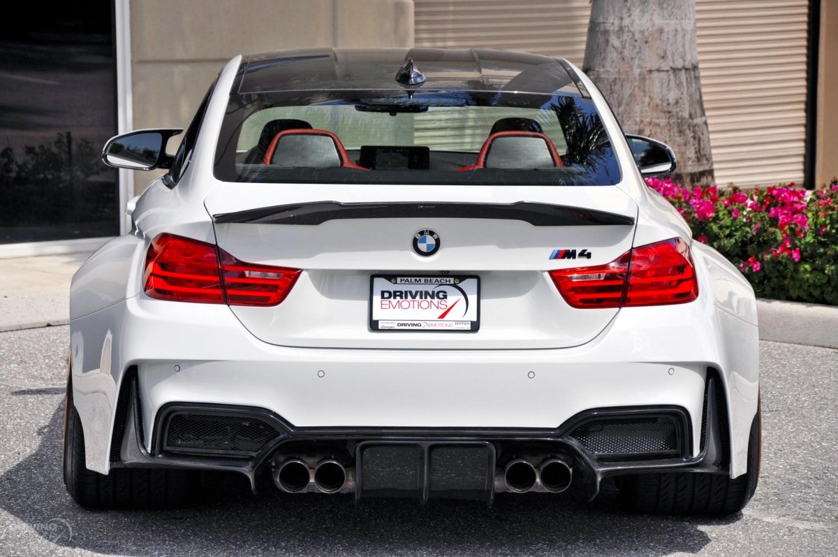 BMW m4 varis Widebody