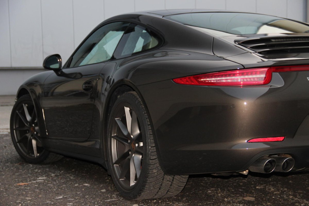 Anthracite Brown Metallic Porsche