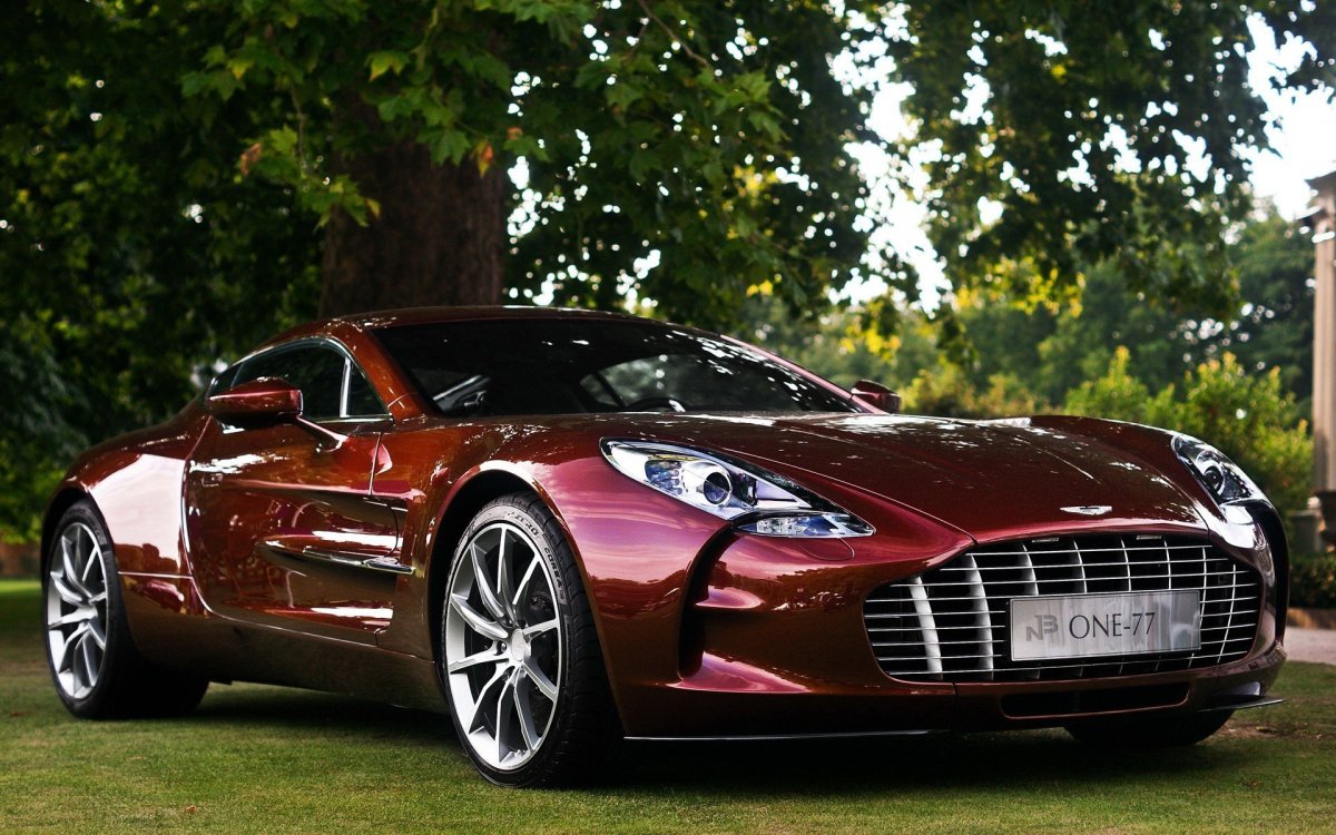 Автомобиль Aston Martin one-77