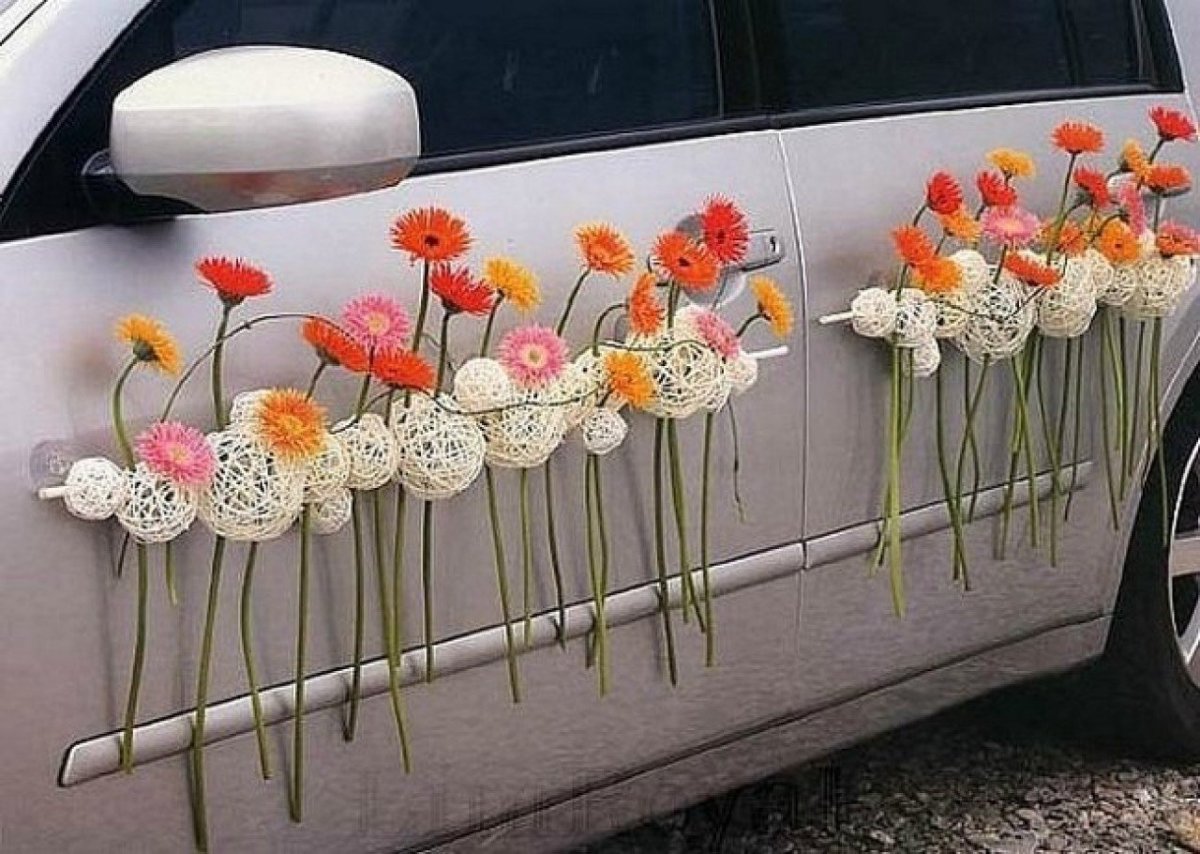 Необычное украшение машины