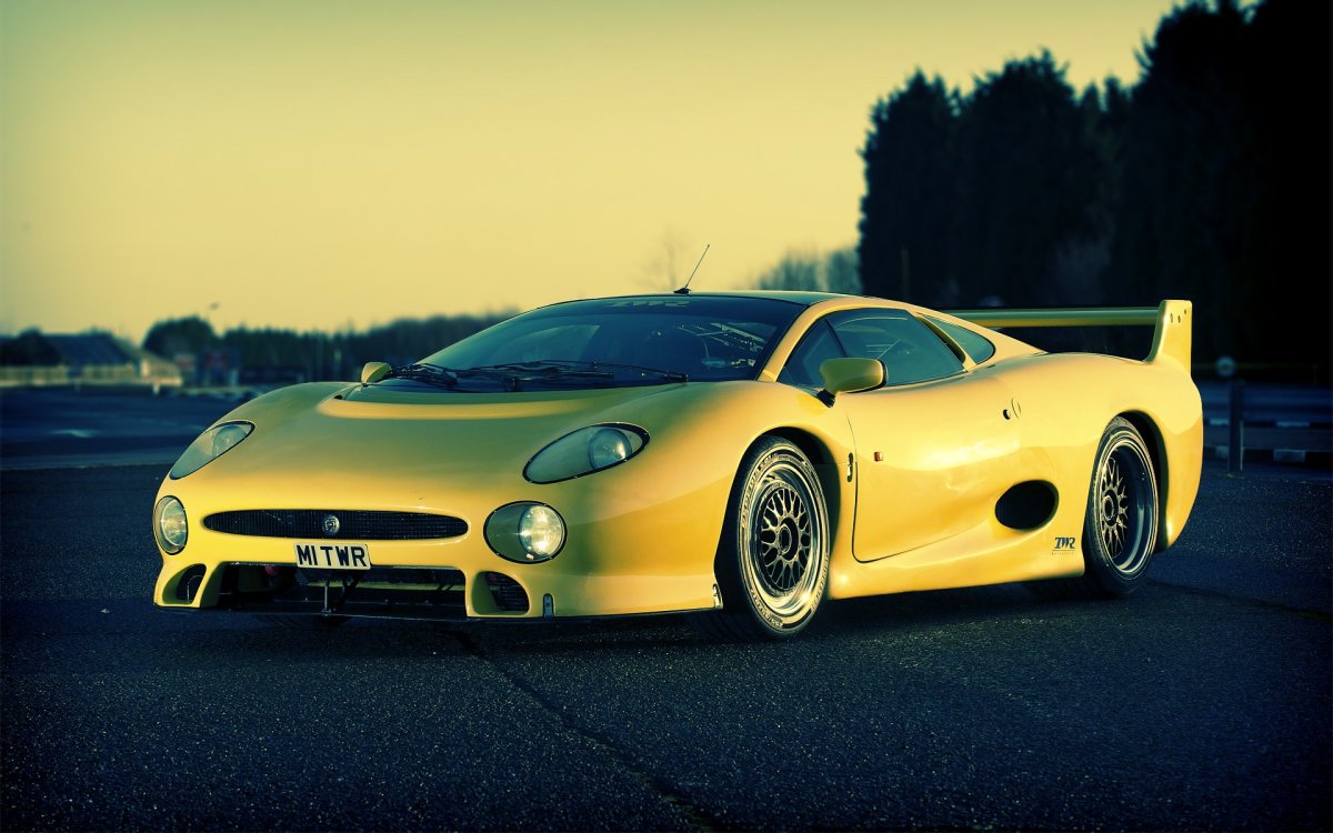 Xj220 TWR