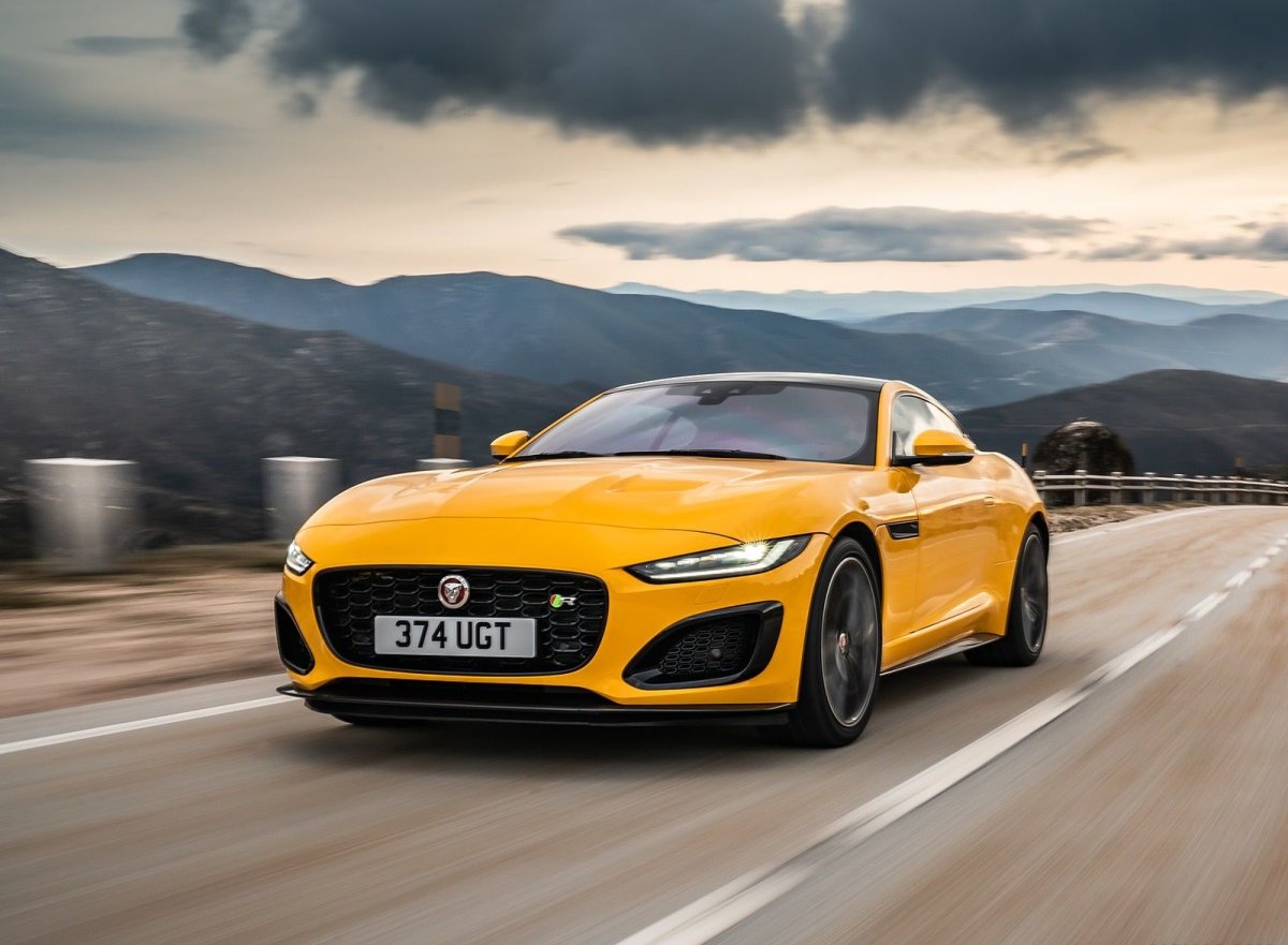 Ягуар f Type r 2020