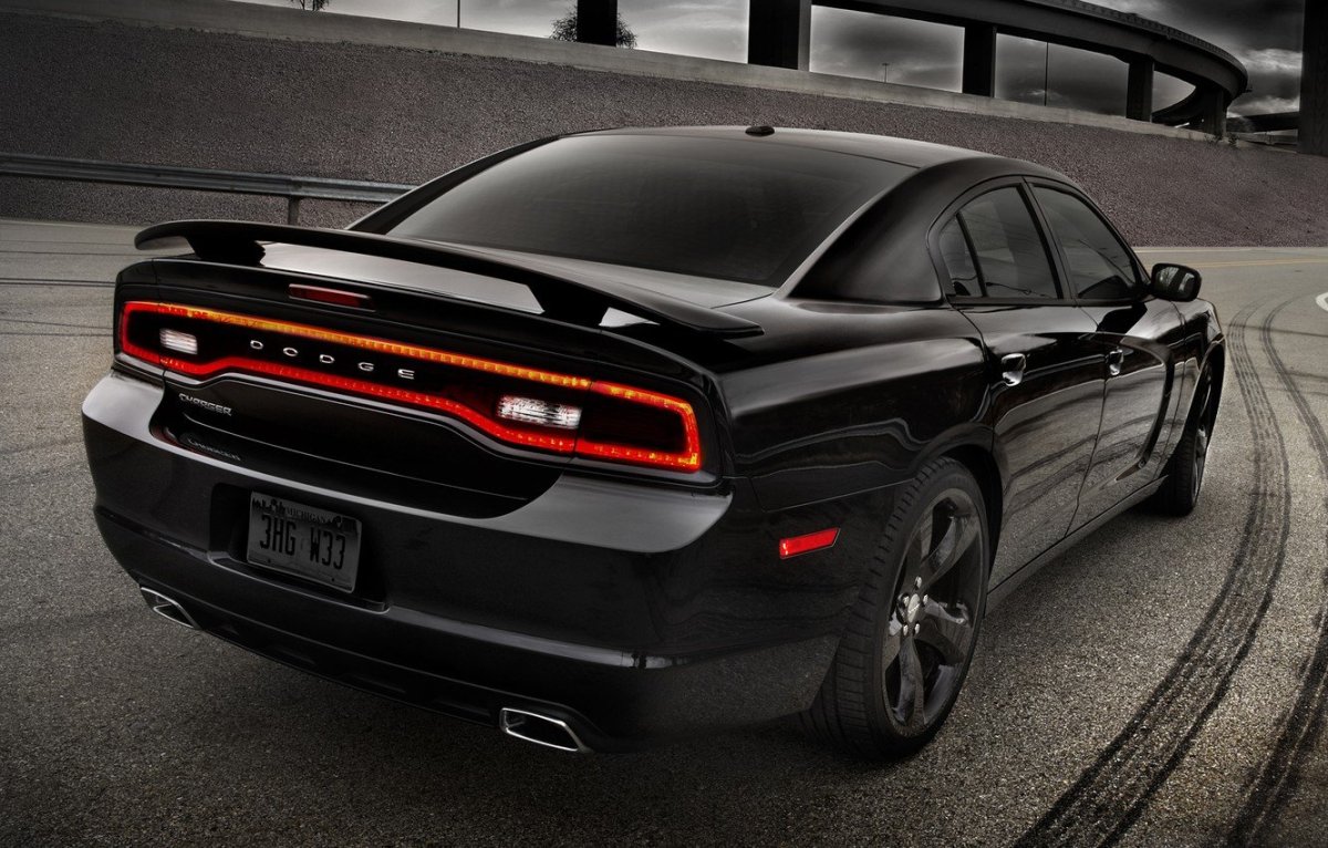 Dodge Charger 2012 черный