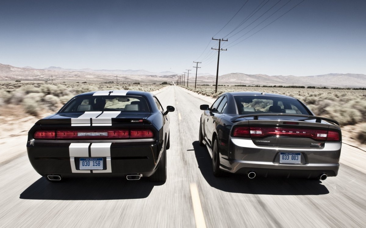 Dodge Challenger srt8