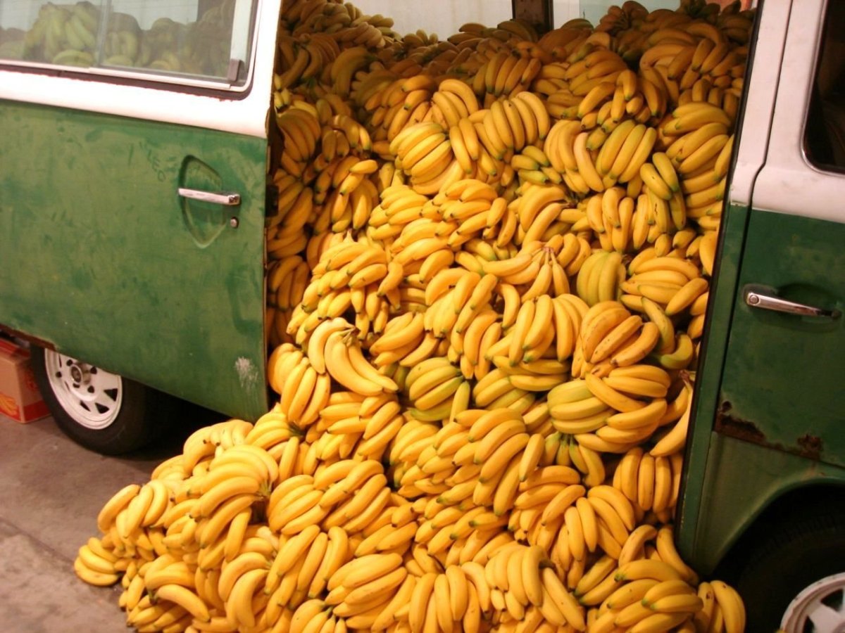 Очень много бананов