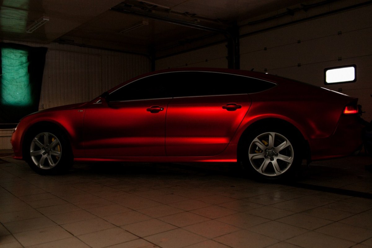 Красная матовая Audi a7
