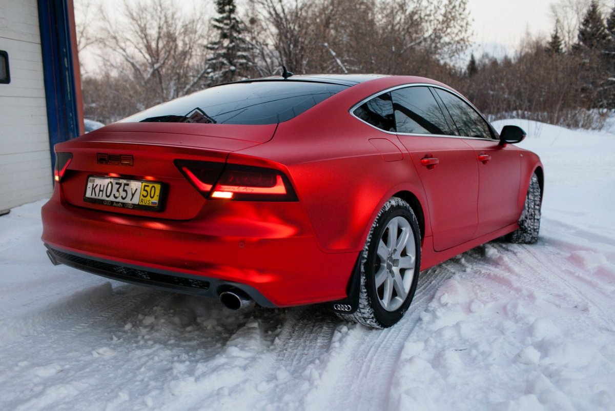 Красная матовая Audi a7