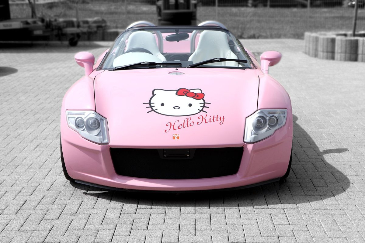 Розовая машина с Хеллоу Китти