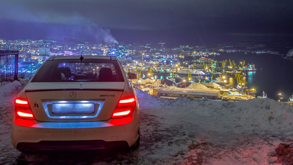 Мерседес Сочи ночь