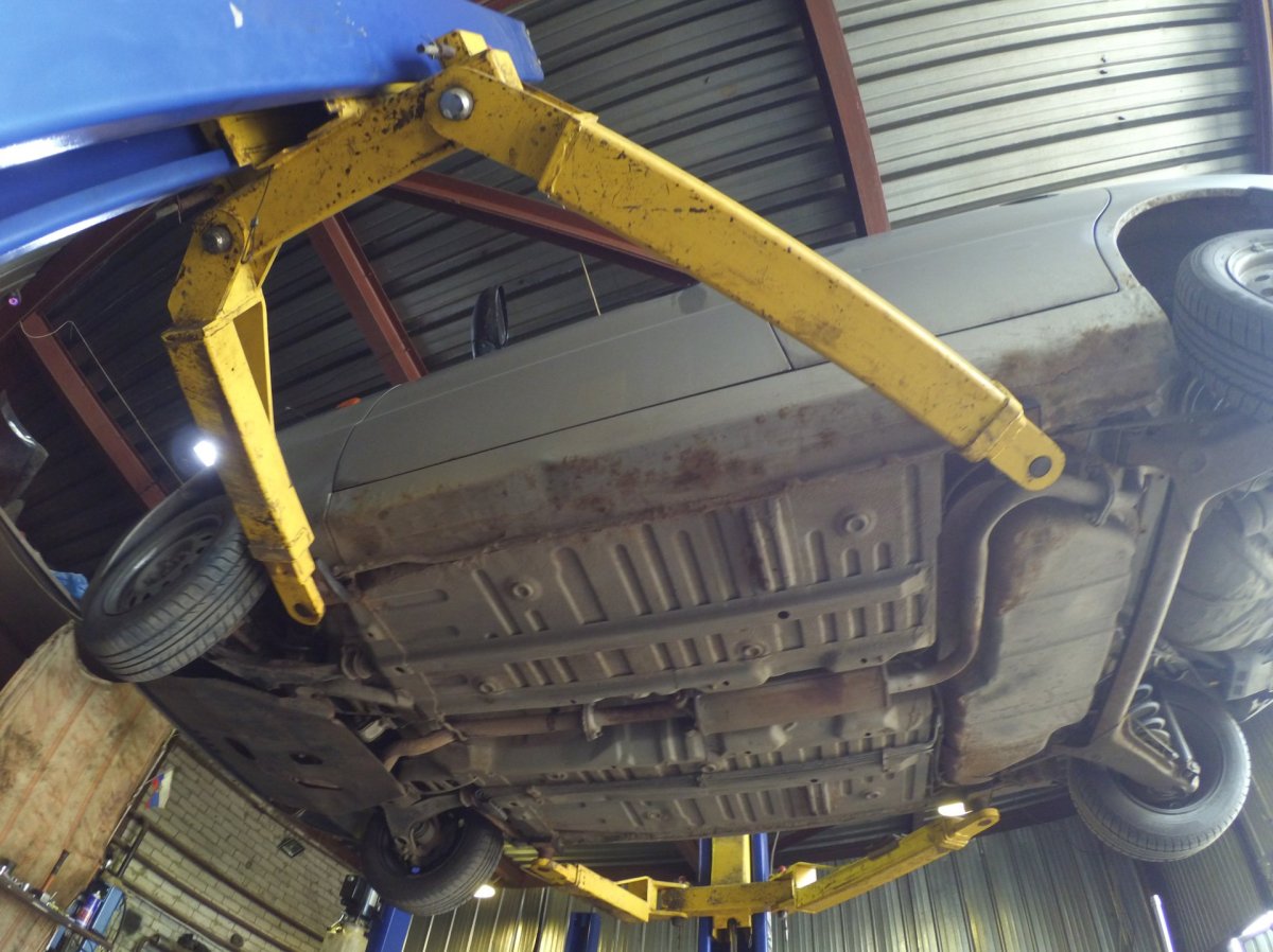 Ланос на подъемнике