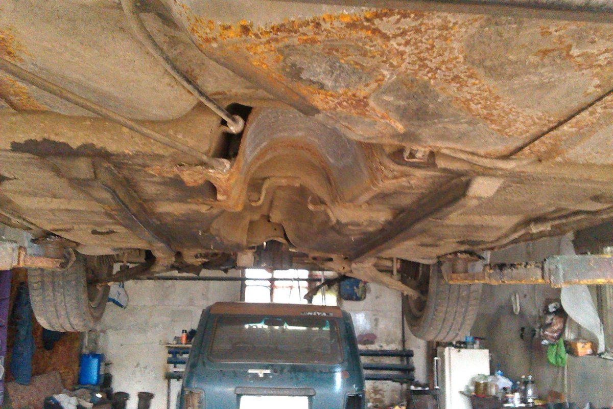 Нексия днище