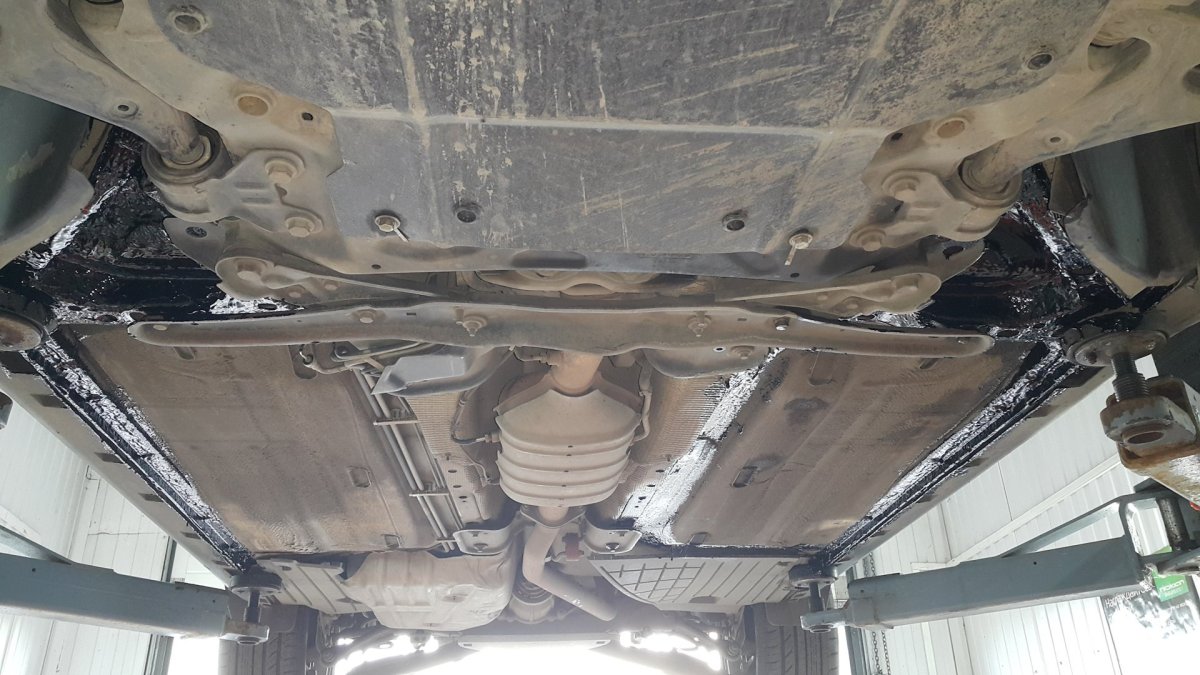 Ford Kuga 2 днище