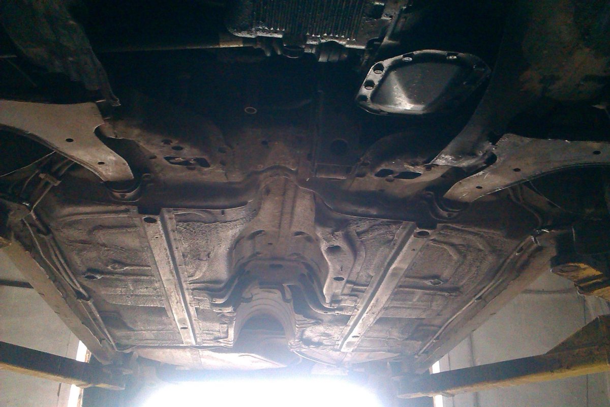 Днище Нексия n100