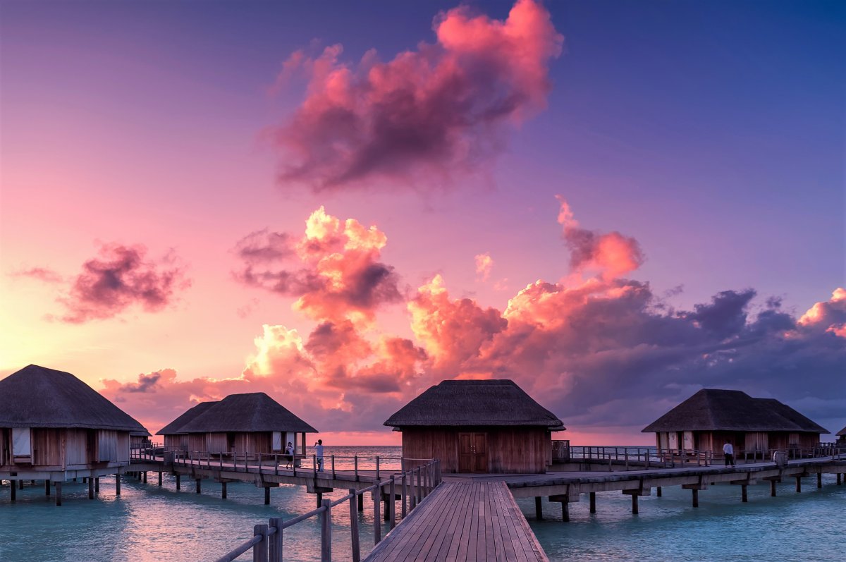 Закат бунгало на Мальдивах