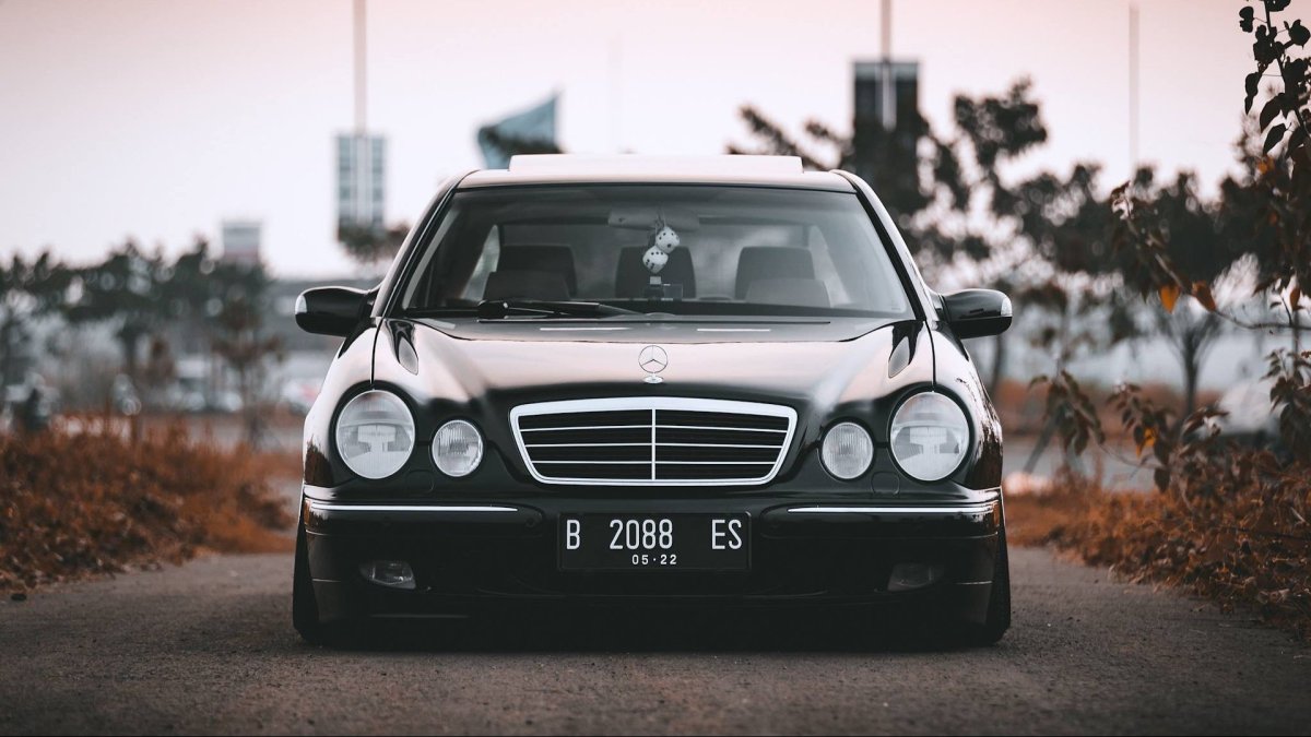 Mercedes-Benz w210