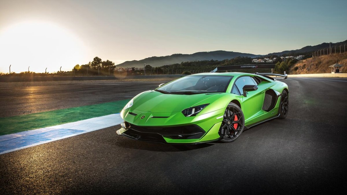 Lamborghini Aventador SVJ салатовый