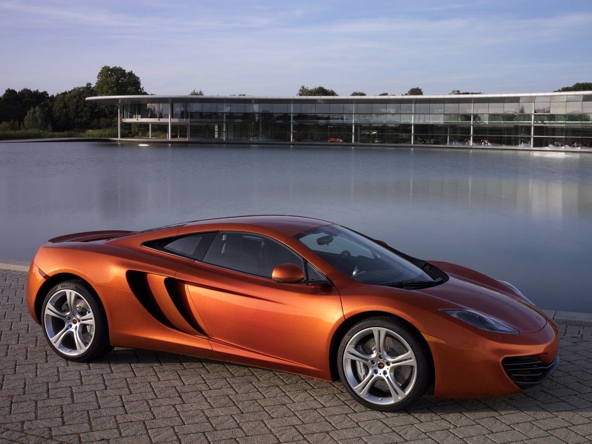 Машина MCLAREN mp4-12c