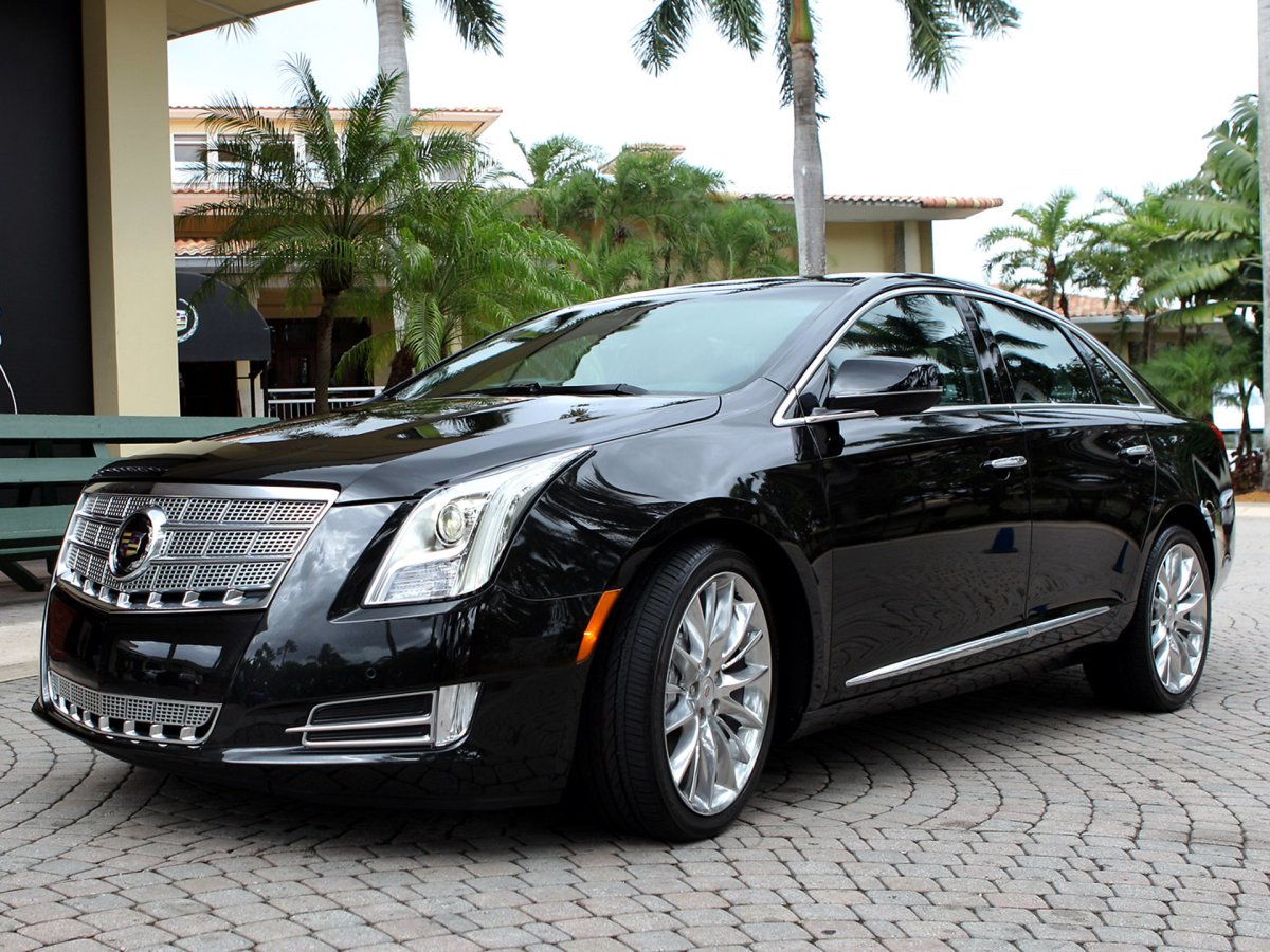Cadillac xts 2013 Black