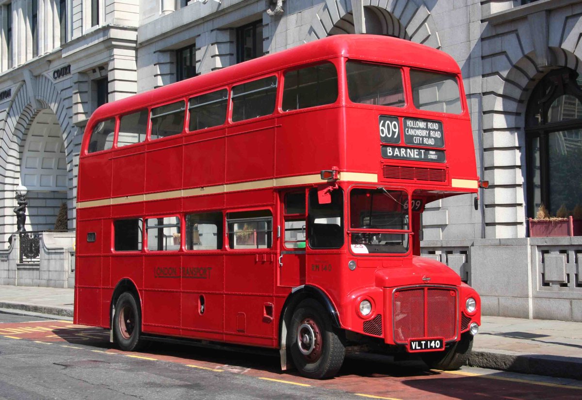 Лондонский автобус Routemaster