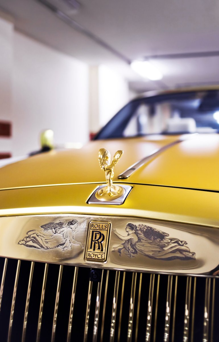 Золотой Rolls Royce Phantom