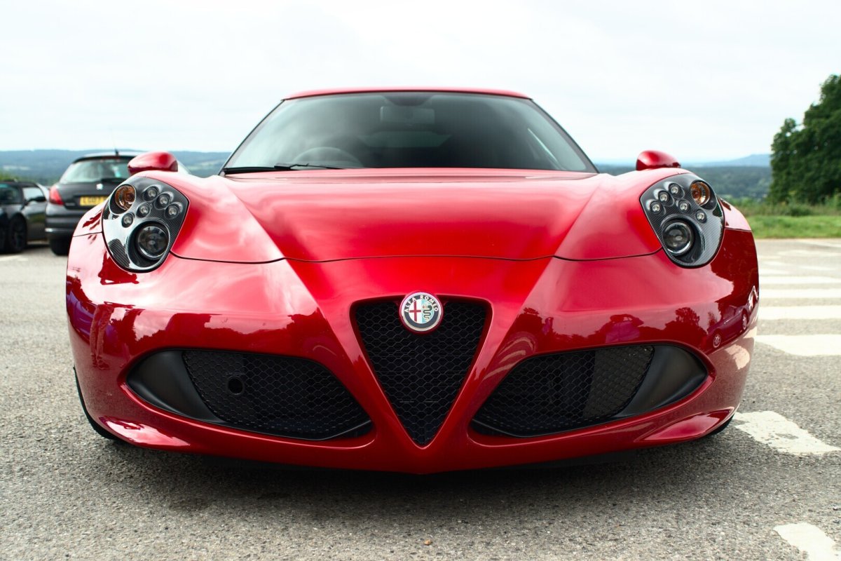 Машина Alfa Romeo