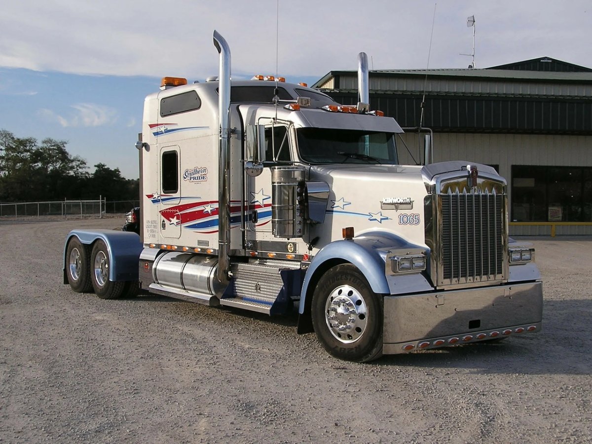 Тягач Кенворт w900
