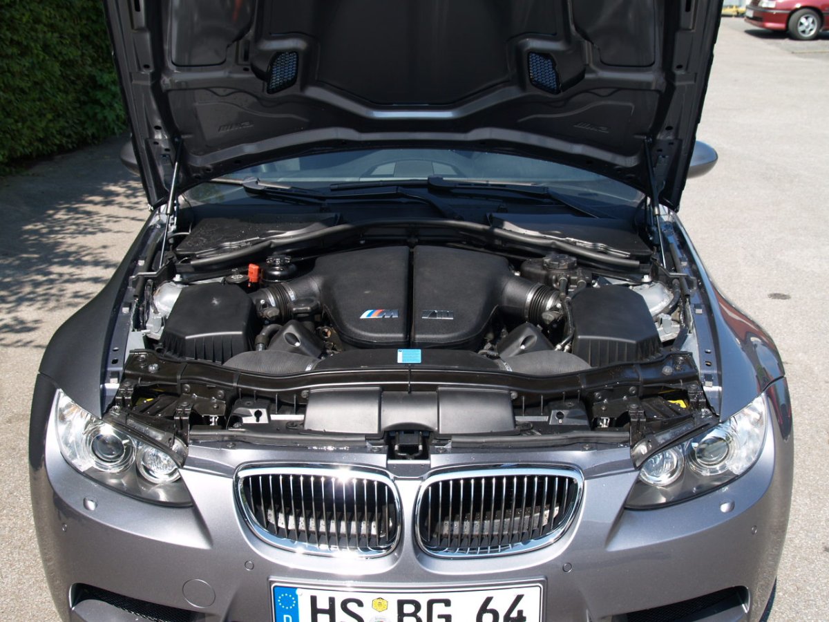 BMW m6 e60 v10