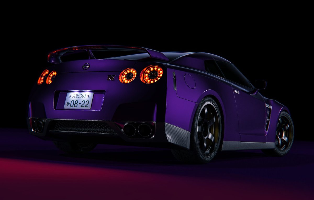 Nissan GTR r35 Purple