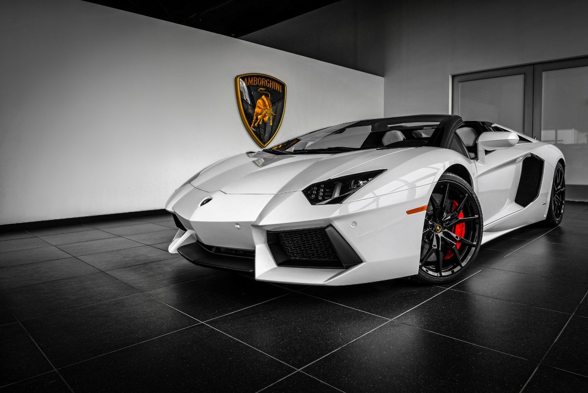 Ламборджини авентадор белый