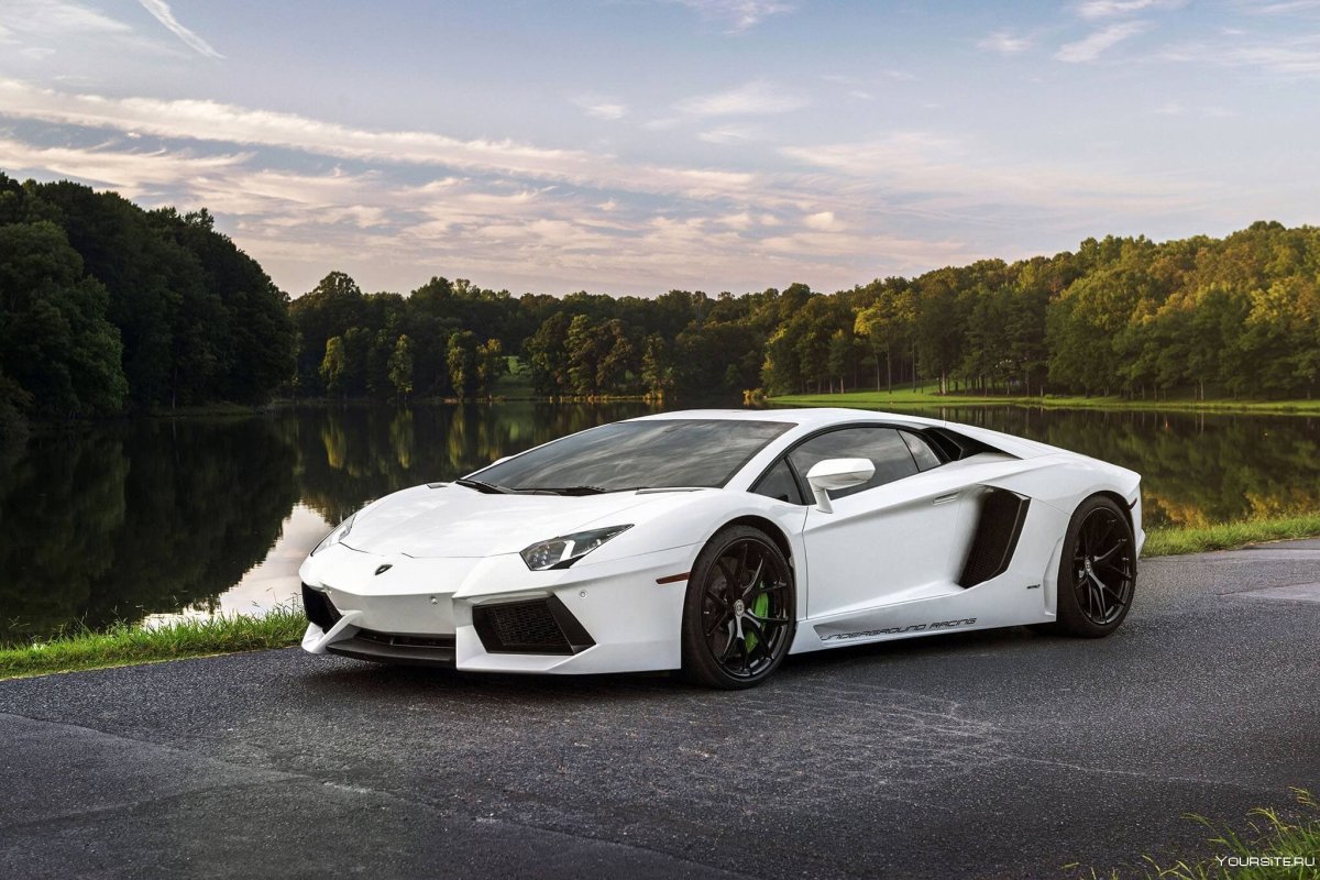 Lamborghini Aventador White