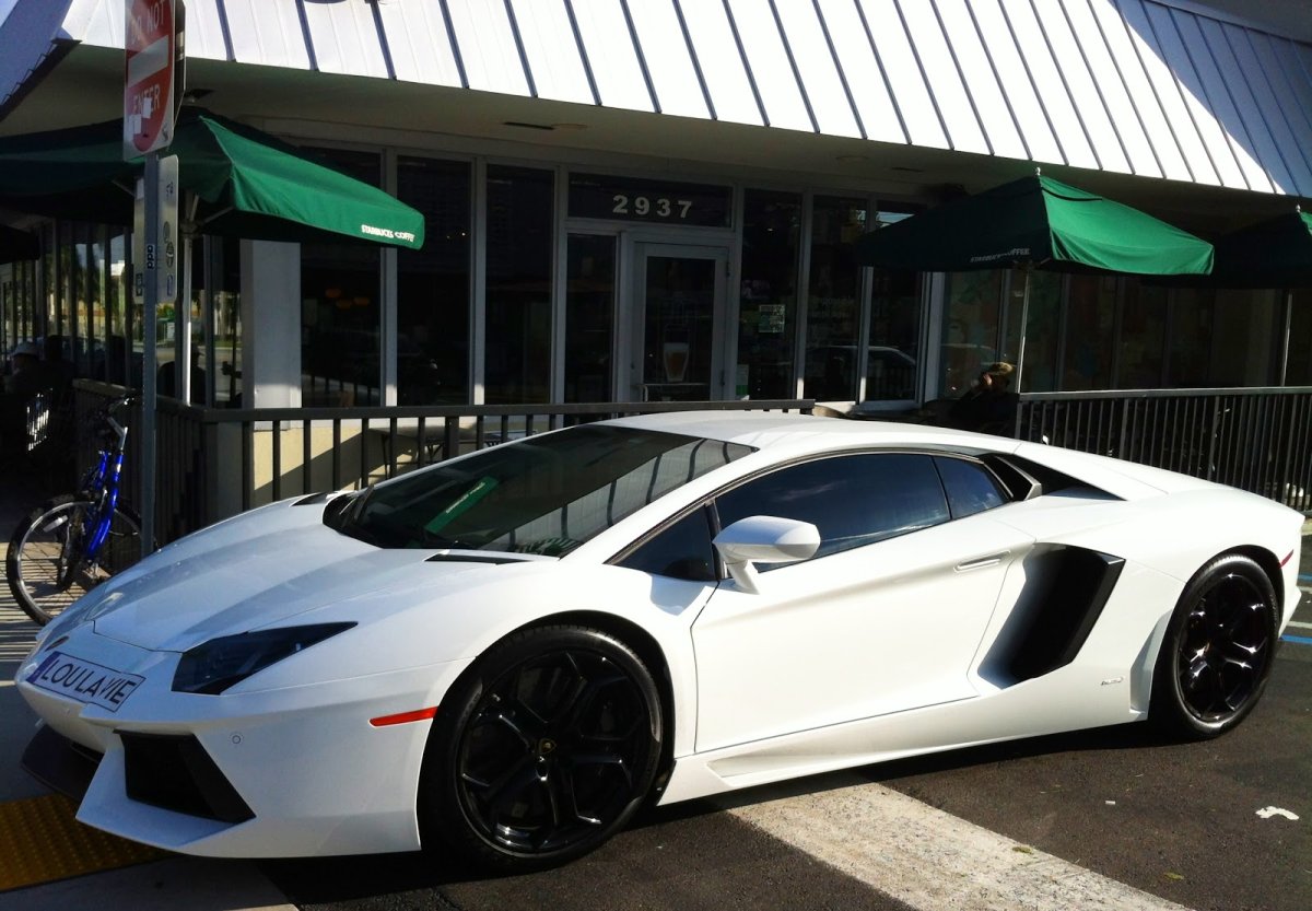 Lamborghini Aventador White and Black