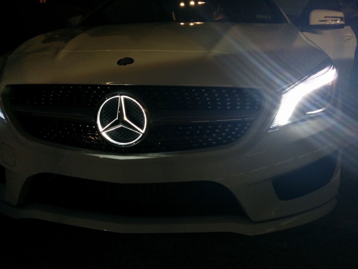 Светящаяся звезда Мерседес в решетку w205