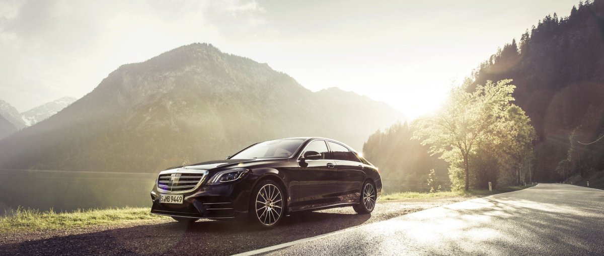 Mercedes Benz s500 4 matic фон