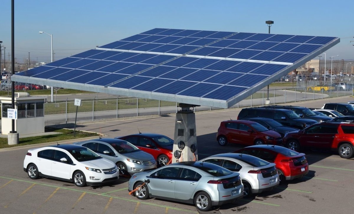 Станция Tesla зарядная солнечные батареи