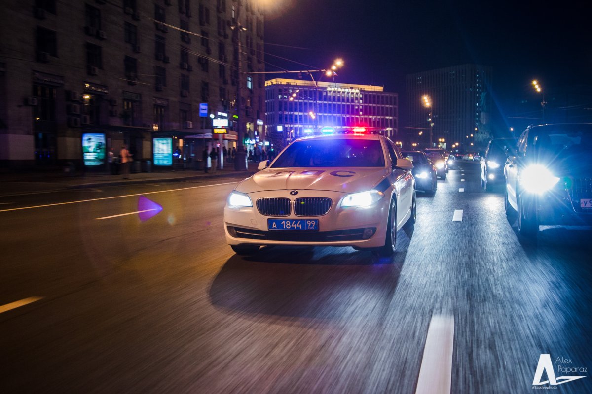 Полицейская машина Москва ночь