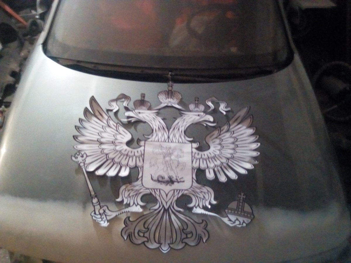 ВАЗ 2114 кварц с гербом на капоте