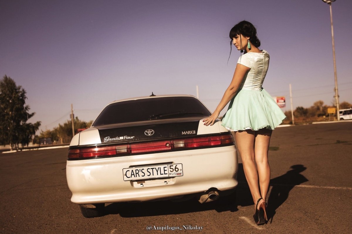Toyota Chaser Mark 2 девушки