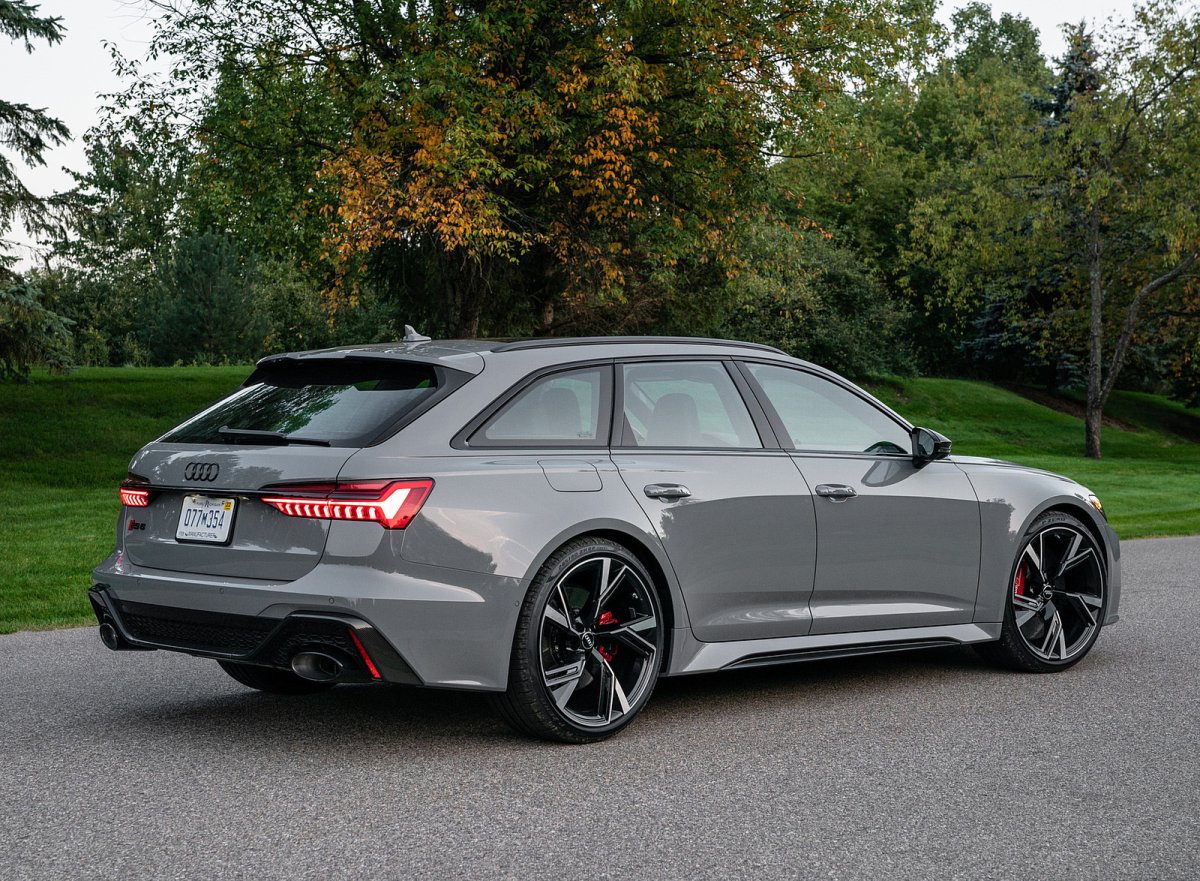 Ауди rs6 avant 2022