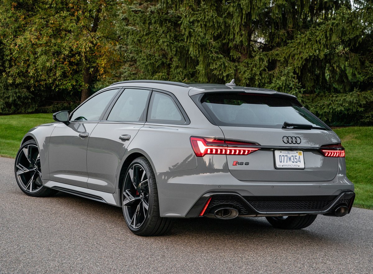 Ауди рс6 Авант 2022